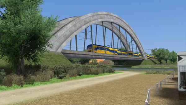 IC Roosendaal rijdt over de brug over het Twentekanaal