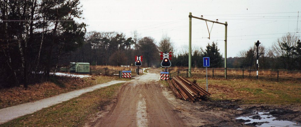 Overweg Ginkelseweg.jpg