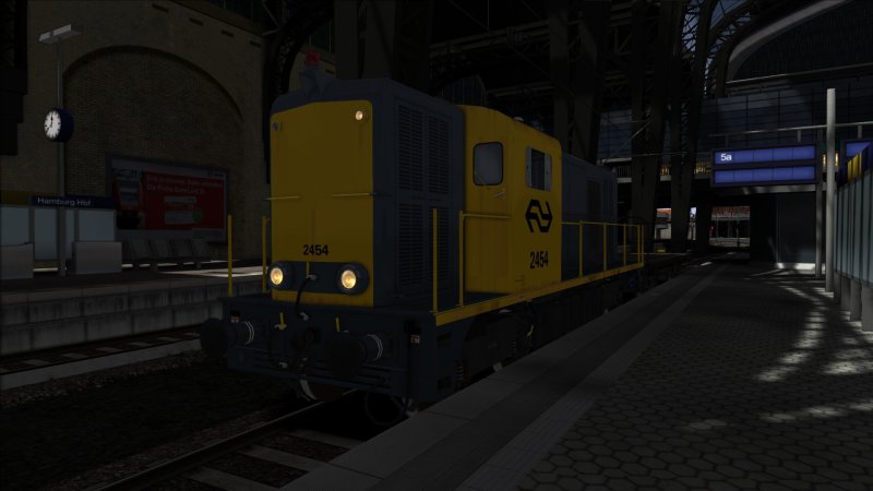 More information about "2454 met koppelwagen op station Hamburg Hbf"