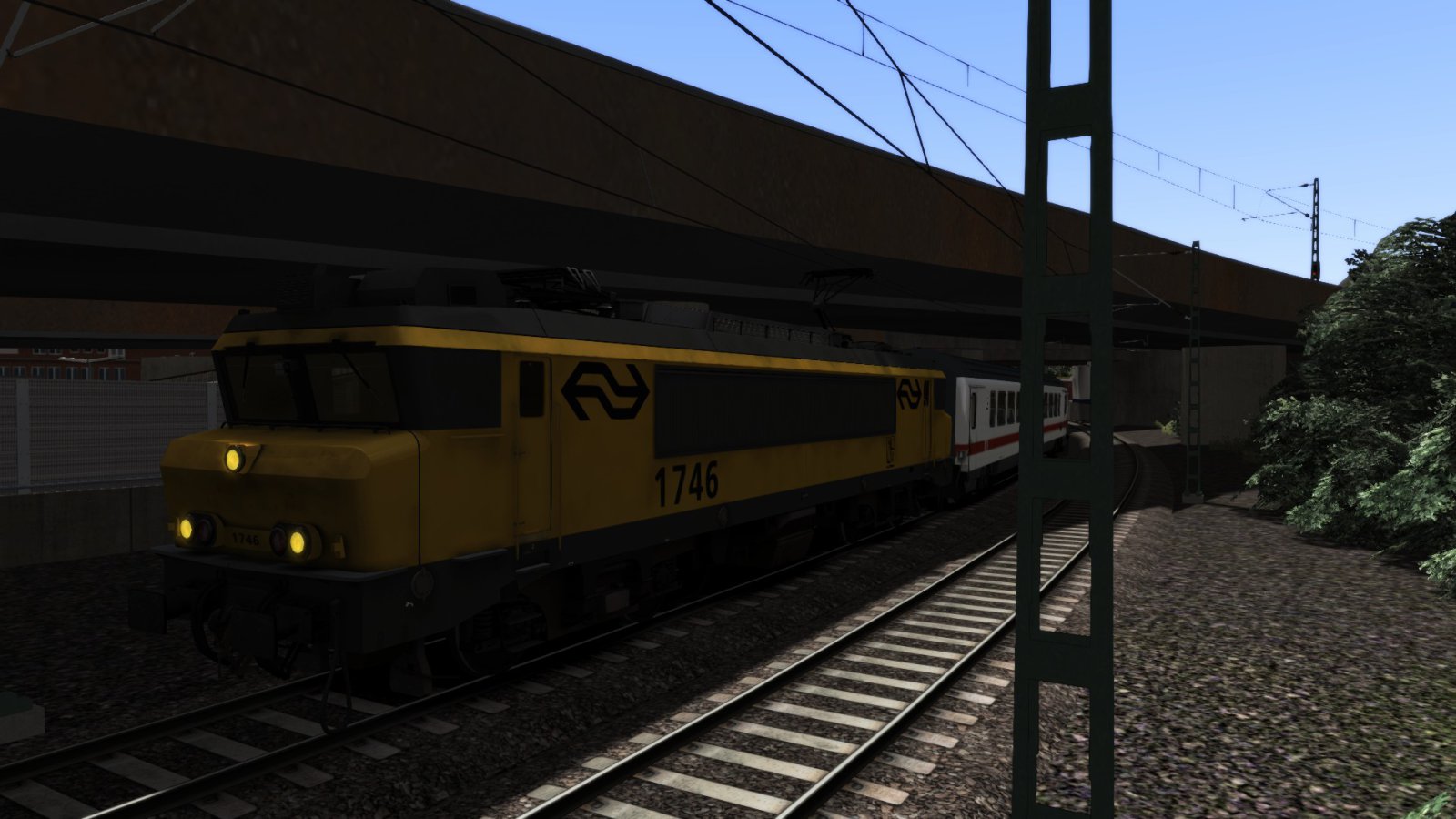 NS 1746 komt station Hamburg Hbf binnen