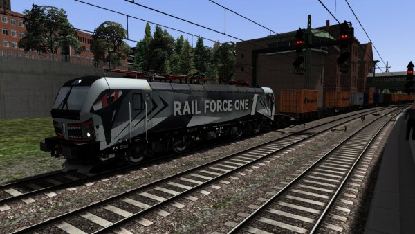 Rail Force One 193 623 met containertrein komt langs Hamburg-Harburg