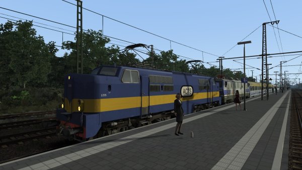 Loc 1255 met EP09 en speciale trein naar Hengelo